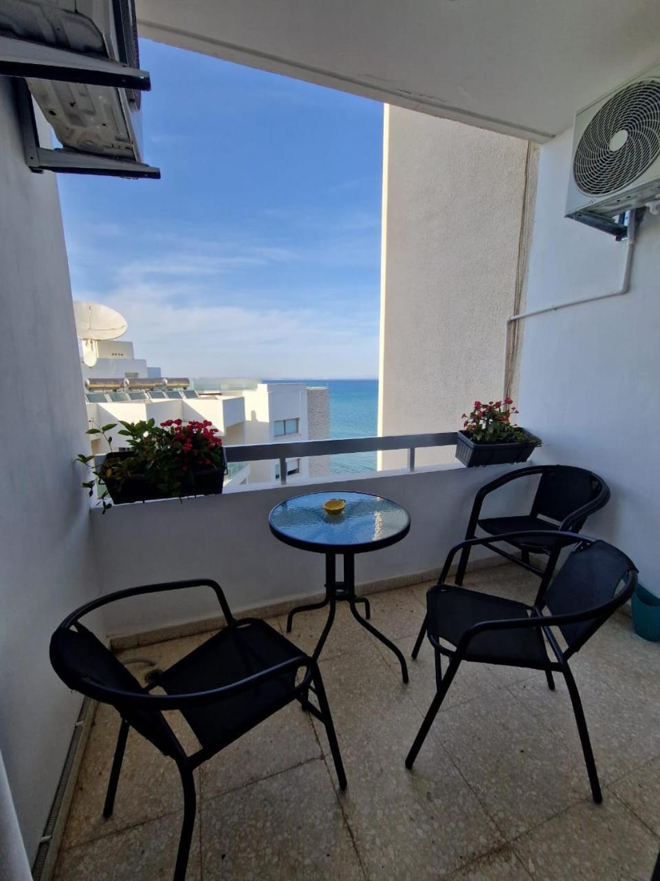 Serenity By The Sea Daire *